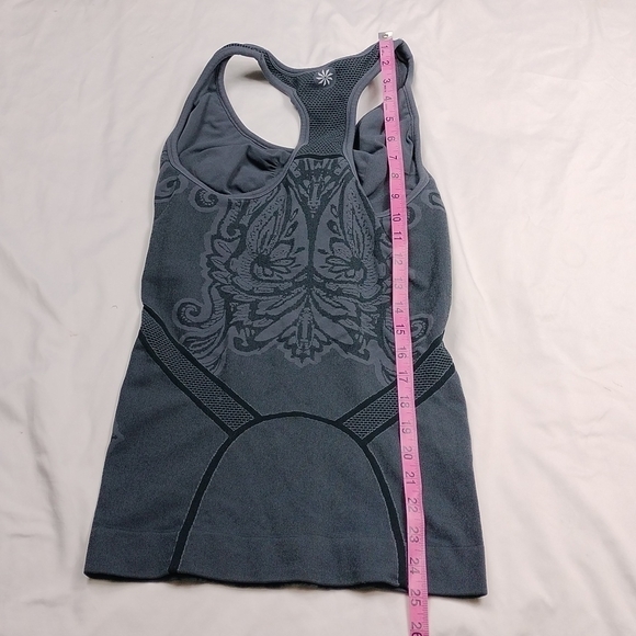 Athleta women's medium athletic top - Picture 9 of 10